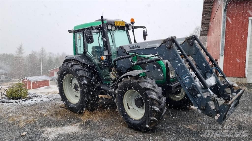 Valtra A92 Traktory