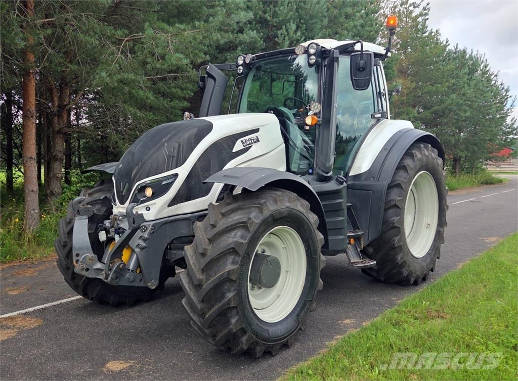 Valtra T254 Versu Traktory