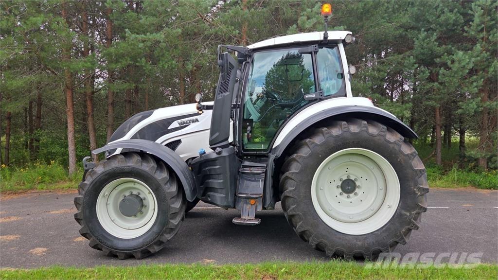 Valtra T254 Versu Traktory