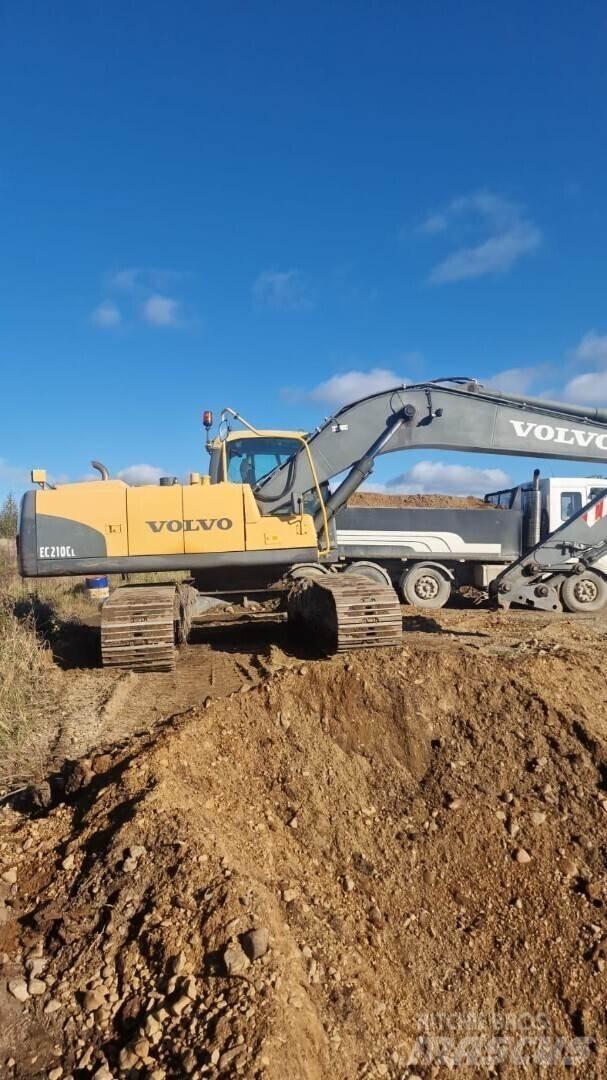 Volvo 210C Pásové rýpadlá