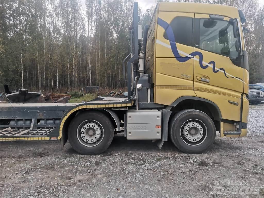Volvo 750 Nákladní vozidlá na prepravu automobilov