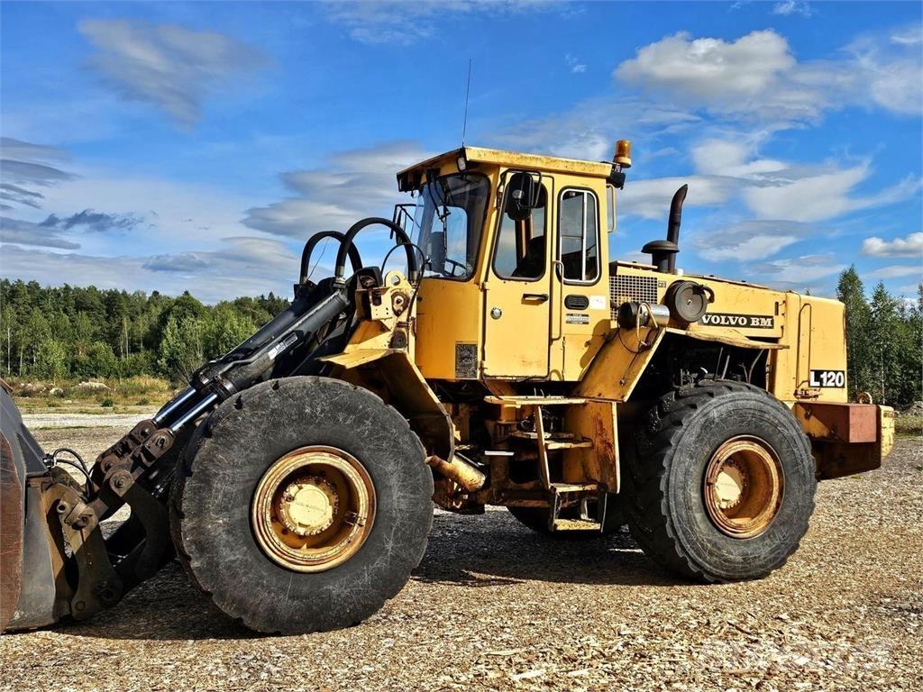 Volvo BM L120 Kolesové nakladače