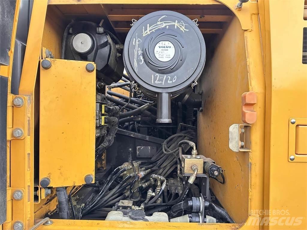 Volvo EC210CL Pásové rýpadlá