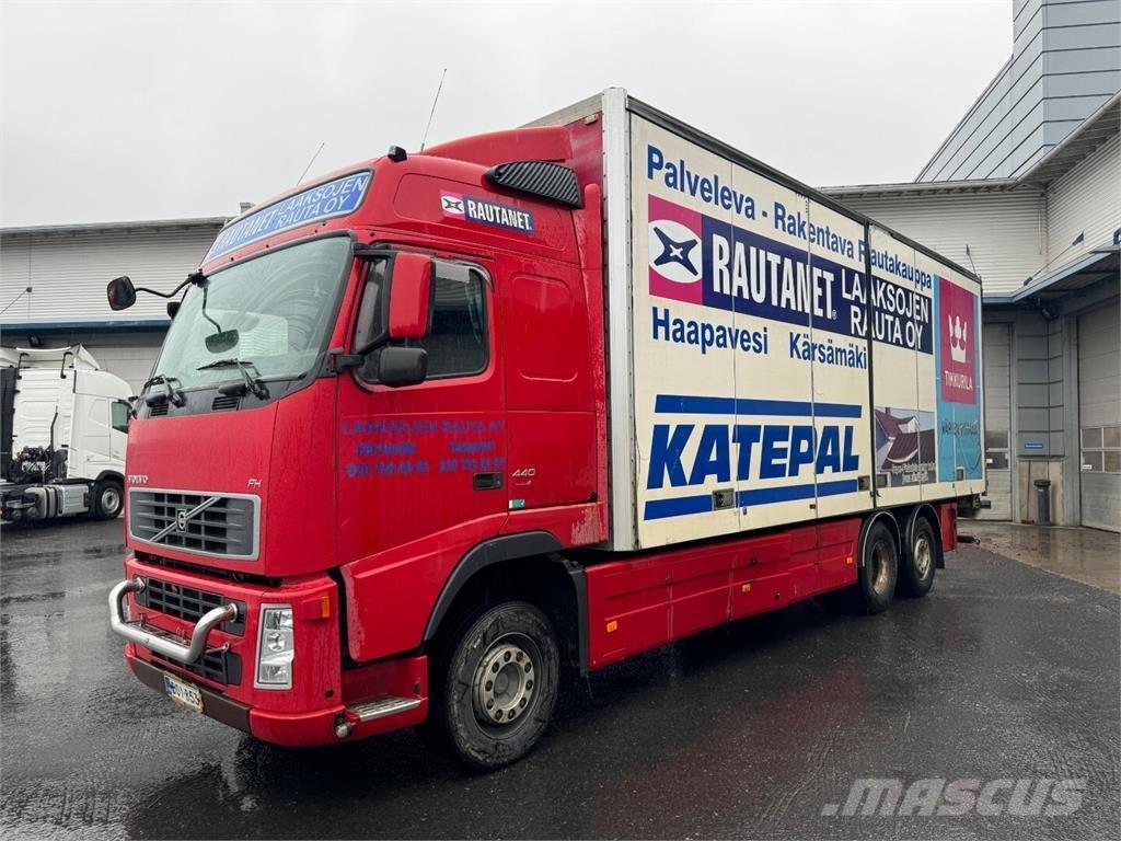 Volvo FH 440 6x2 Skriňová nadstavba