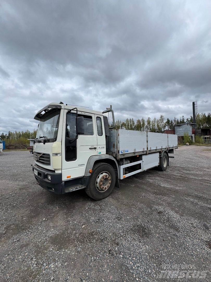 Volvo FL6 Plošinové nákladné automobily/nákladné automobily so sklápacími bočnicami
