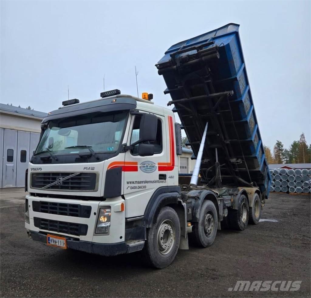 Volvo FM12 8X4 Hákový nosič kontajnerov