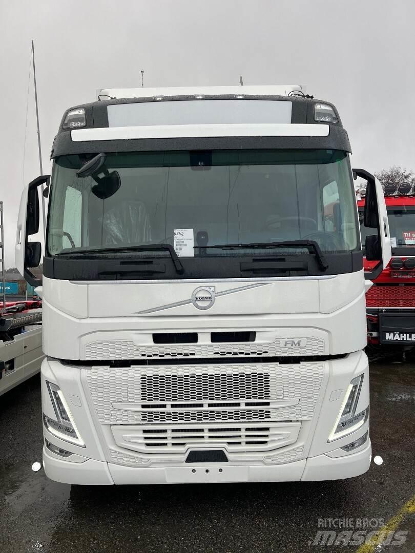 Volvo FM330 4x2 Skriňová nadstavba