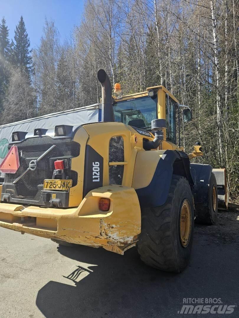 Volvo L 120G Kolesové nakladače