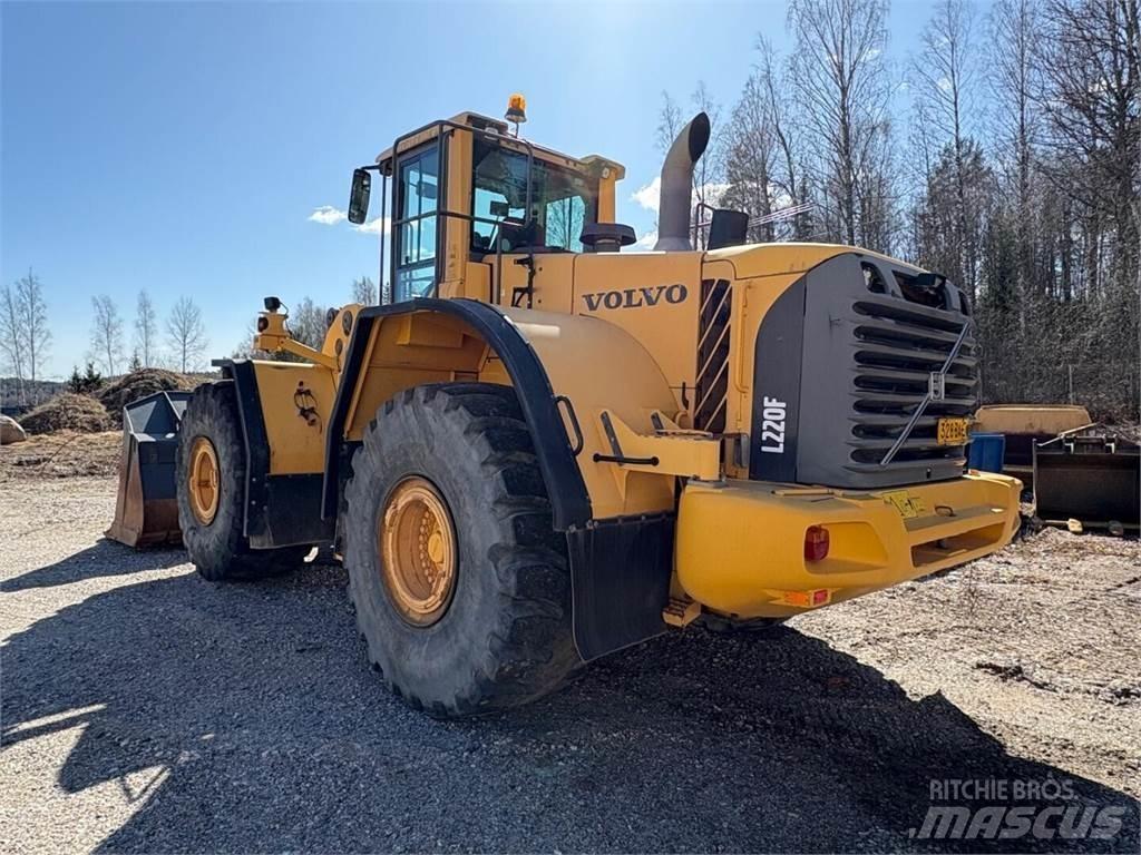 Volvo L 220 F Kolesové nakladače