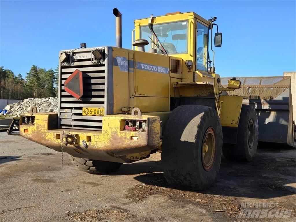 Volvo L120C Kolesové nakladače