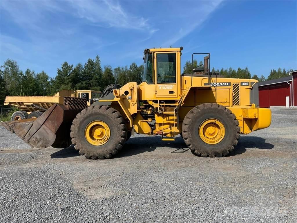 Volvo L180D Kolesové nakladače