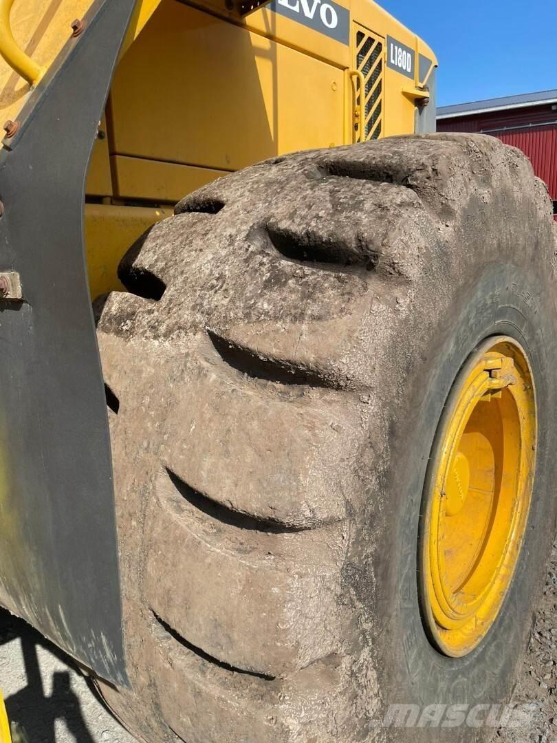 Volvo L180D Kolesové nakladače
