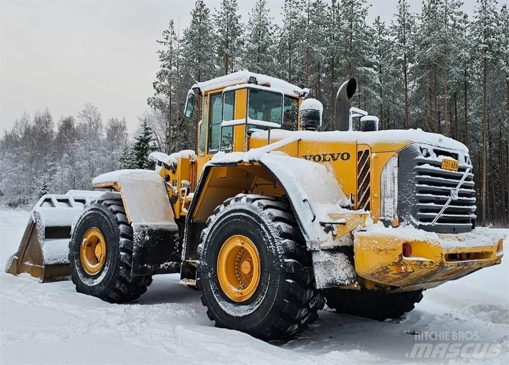 Volvo L220E Kolesové nakladače