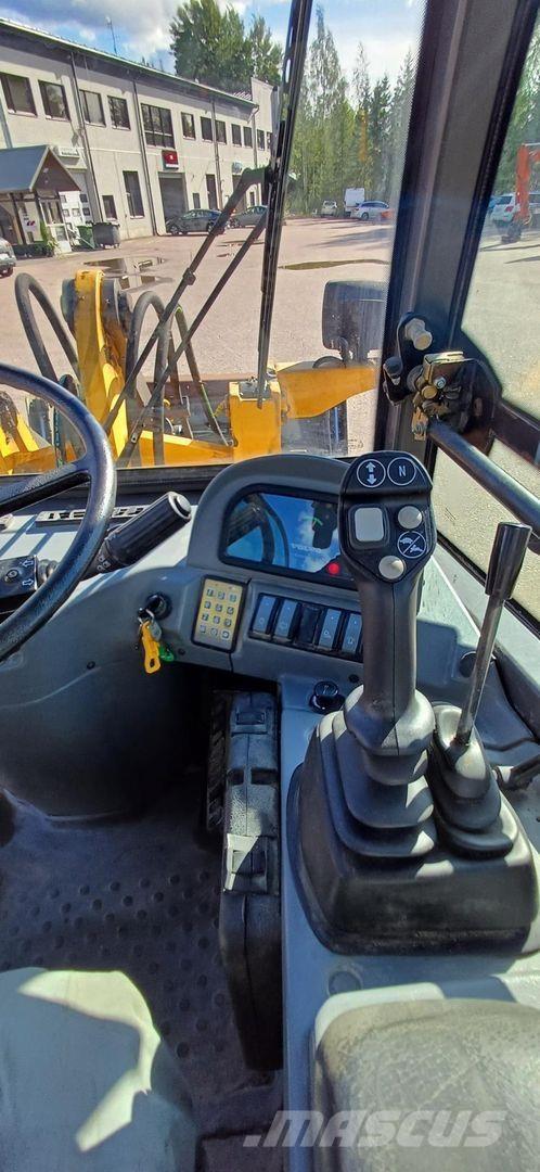 Volvo L25B-P Kolesové nakladače
