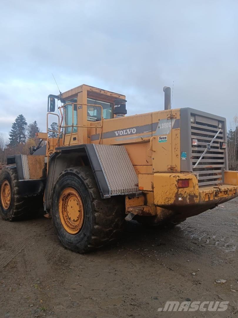 Volvo L330C Kolesové nakladače