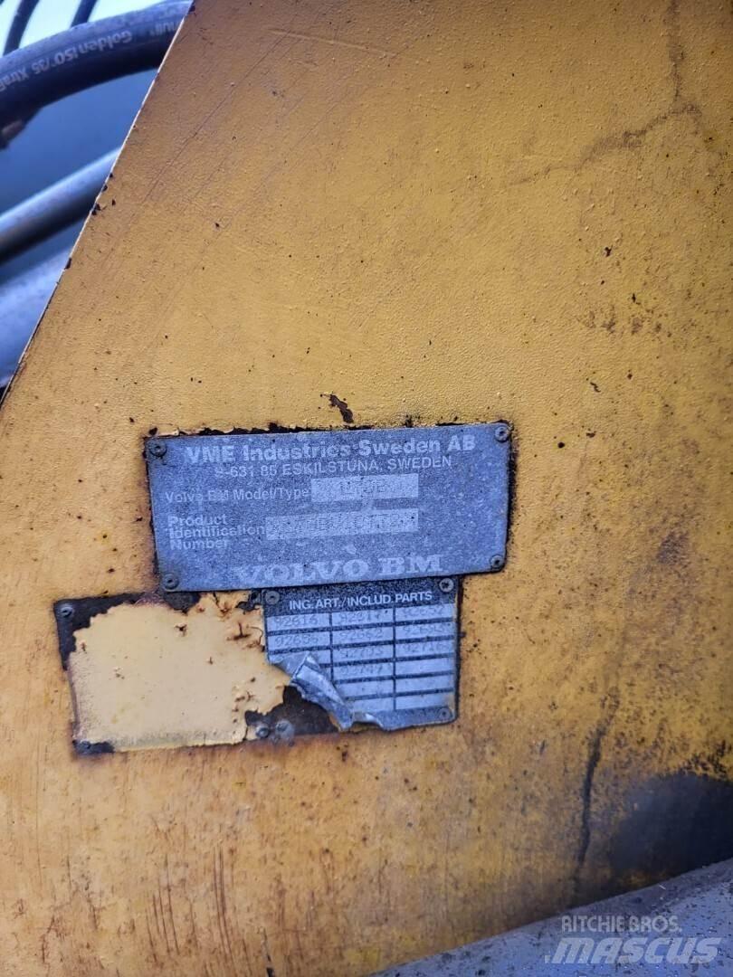 Volvo L70B Kolesové nakladače