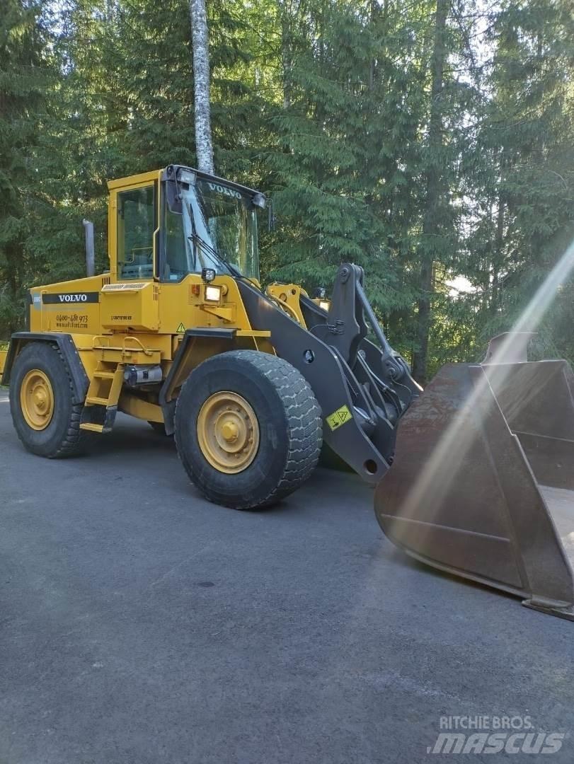 Volvo L90C Kolesové nakladače