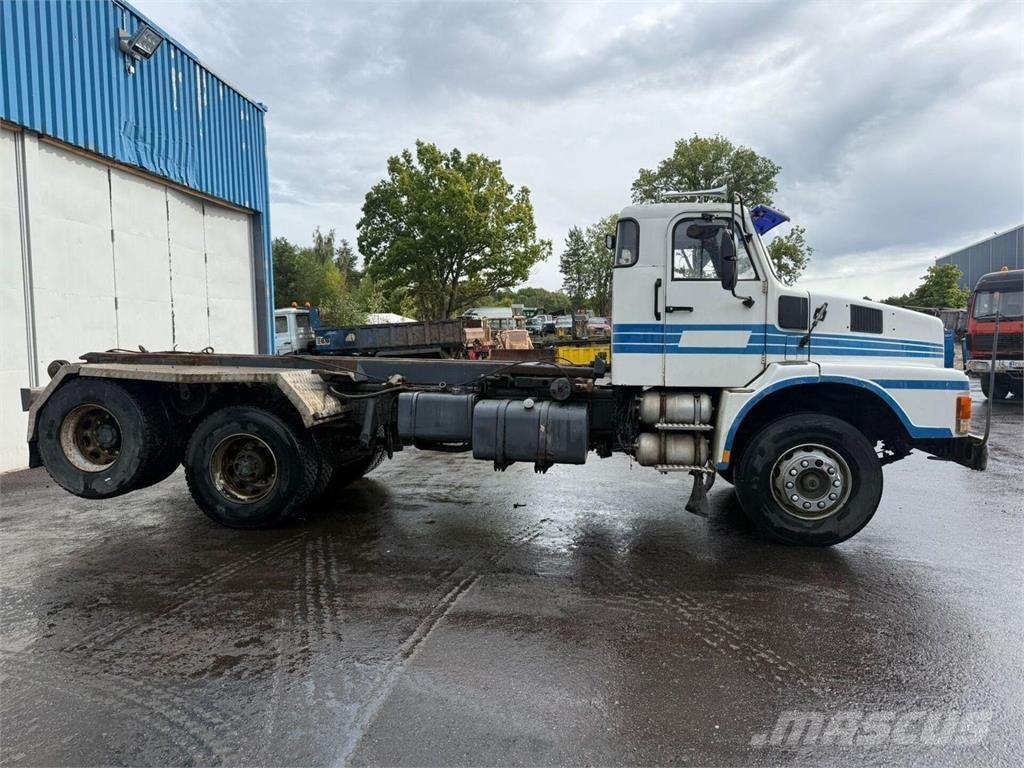 Volvo N10 6x2 Hákový nosič kontajnerov