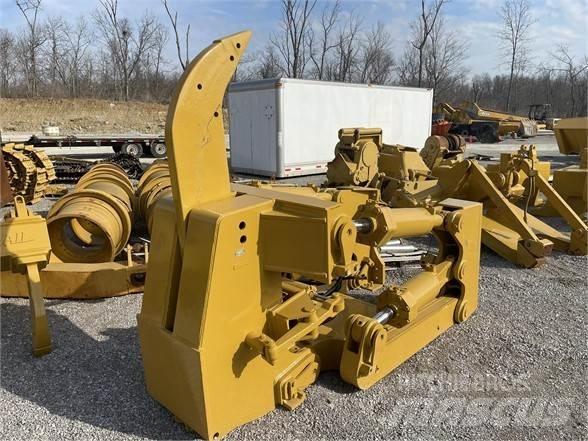 CAT D8 Rozrývače