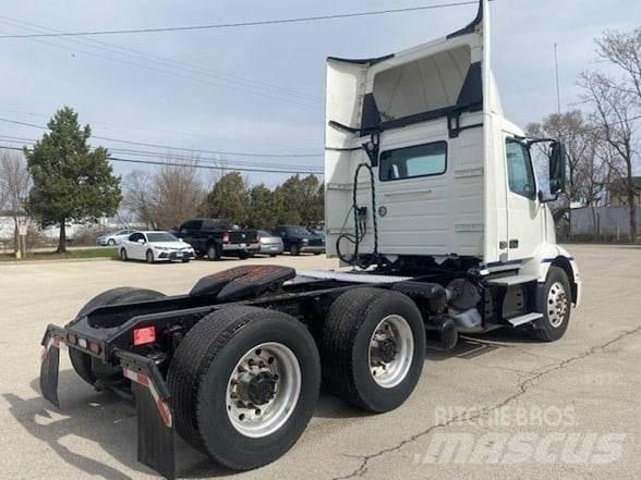 Volvo VNL64T300 Ťahače