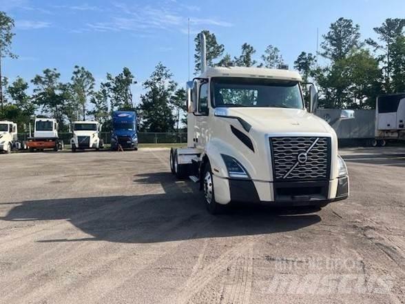Volvo VNL64T300 Ťahače