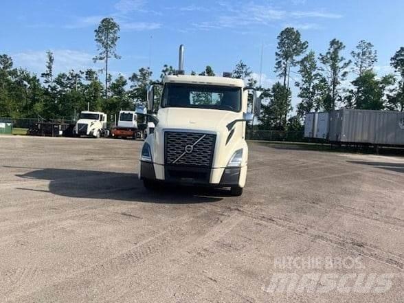 Volvo VNL64T300 Ťahače