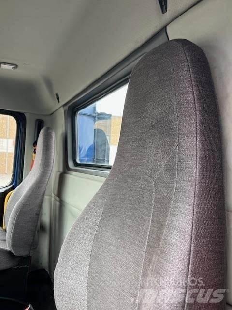 Volvo VNR64T300 Ťahače