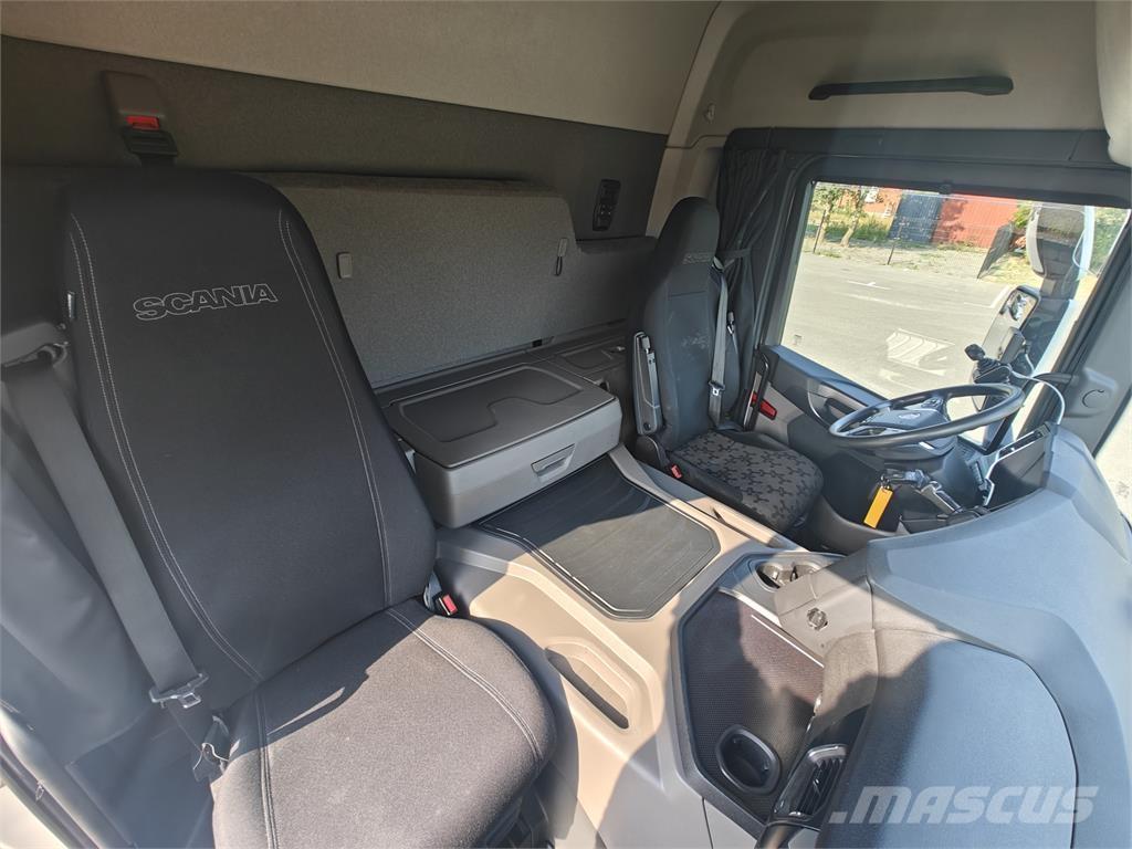 Scania P450 Hákový nosič kontajnerov
