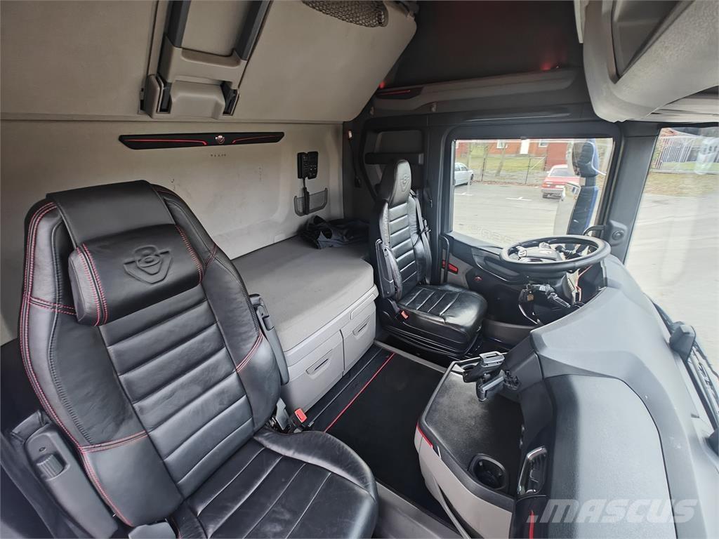 Scania R650 Hákový nosič kontajnerov