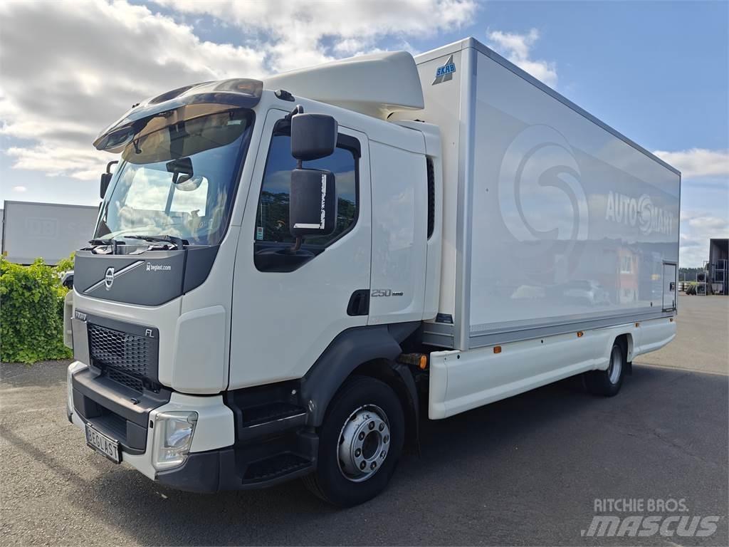 Volvo FL250 Skriňová nadstavba