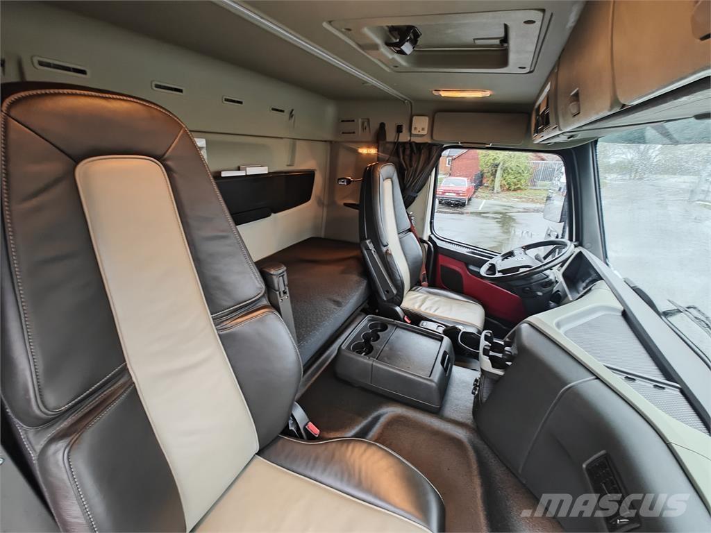 Volvo FM330 Skriňová nadstavba