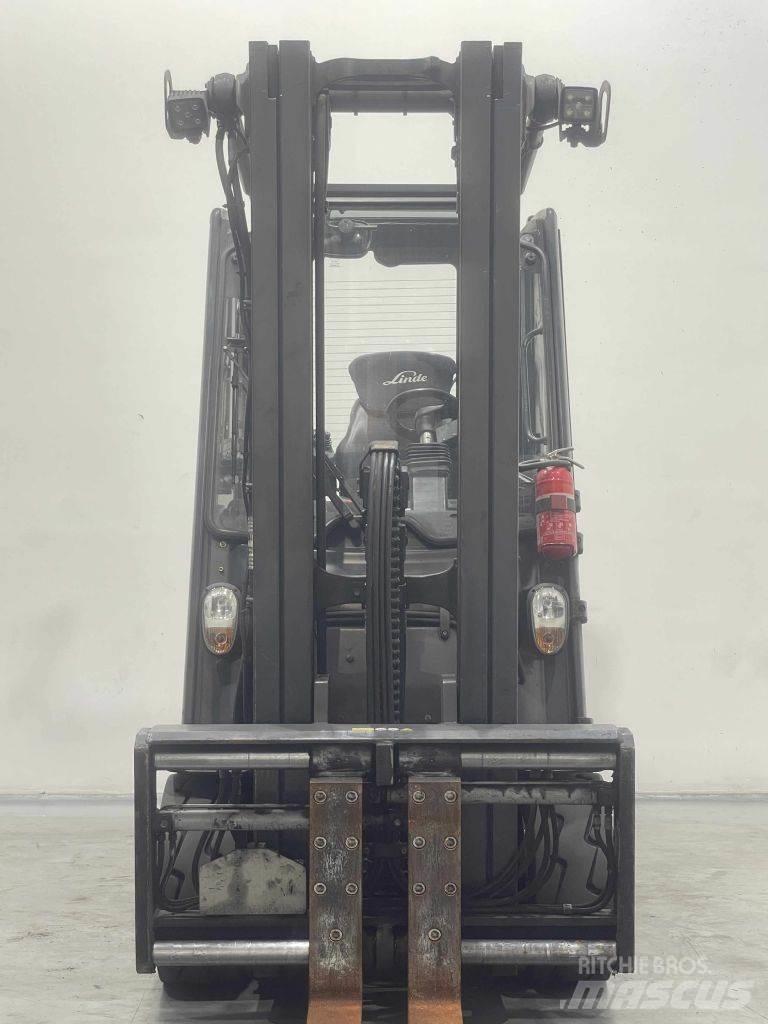 Linde E30H-01/600-387 Akumulátorové vozíky