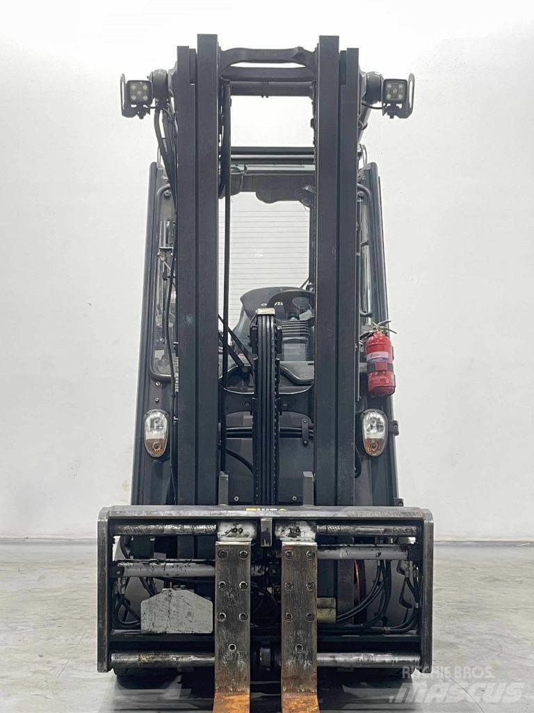 Linde E30H-01/600-387 Akumulátorové vozíky