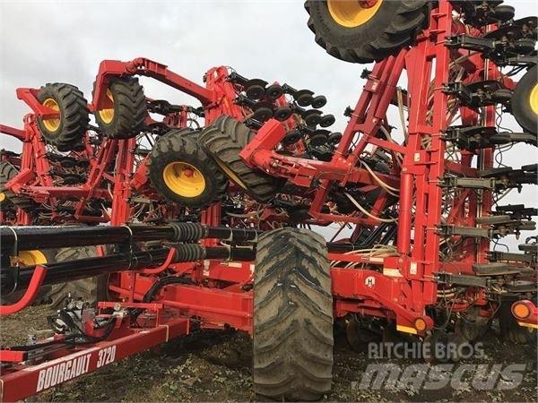Bourgault 3720-70 Mechanické sejačky