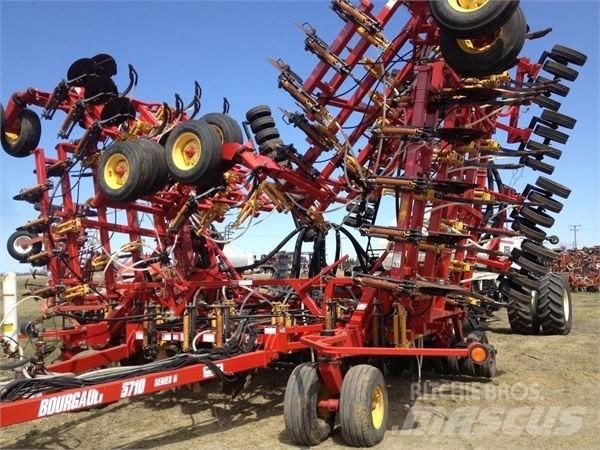 Bourgault 5710 Mechanické sejačky