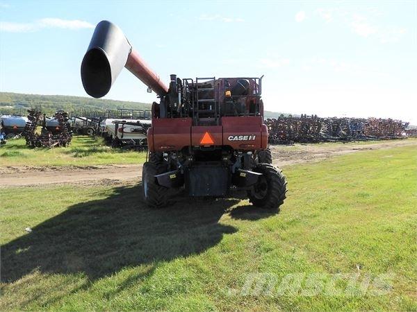 Case IH 8230 Kombinované zberacie stroje