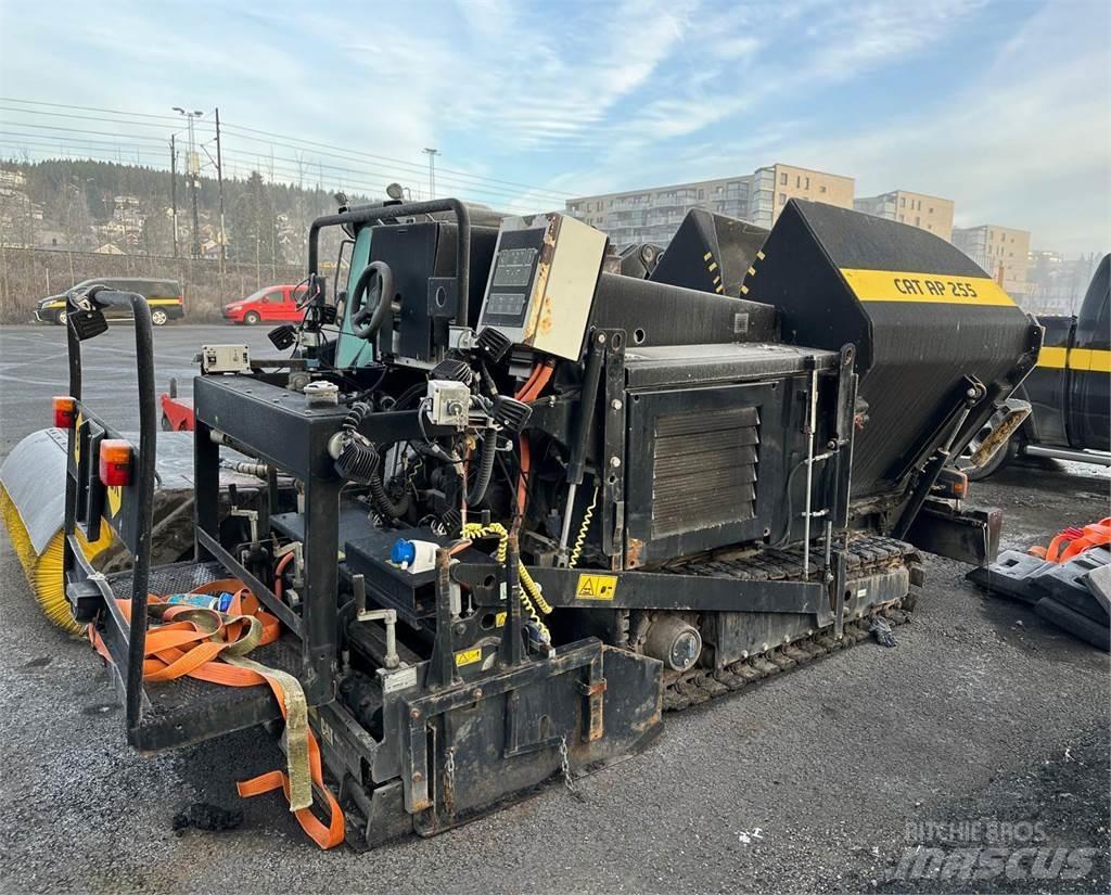 CAT AP255 Paver Finišéry