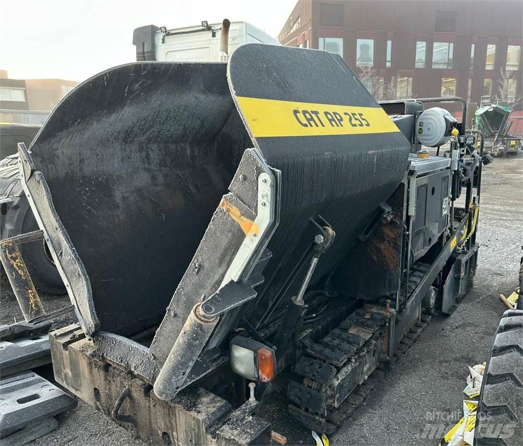 CAT AP255 Paver Finišéry