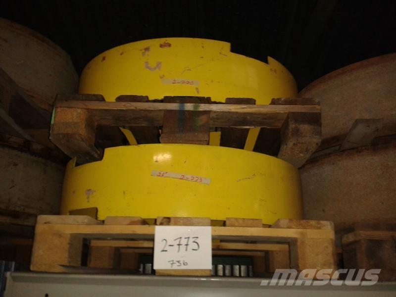  36.220.8SP Pneumatiky, kolesá a ráfiky