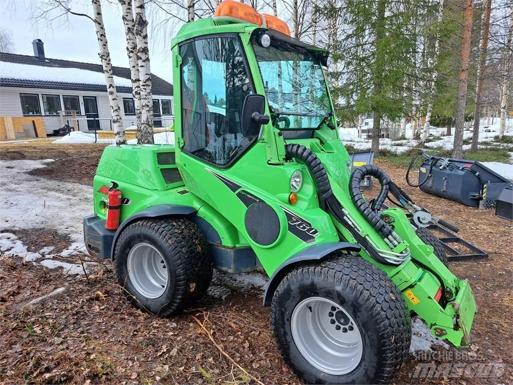 Avant 760i Šmykom riadené nakladače