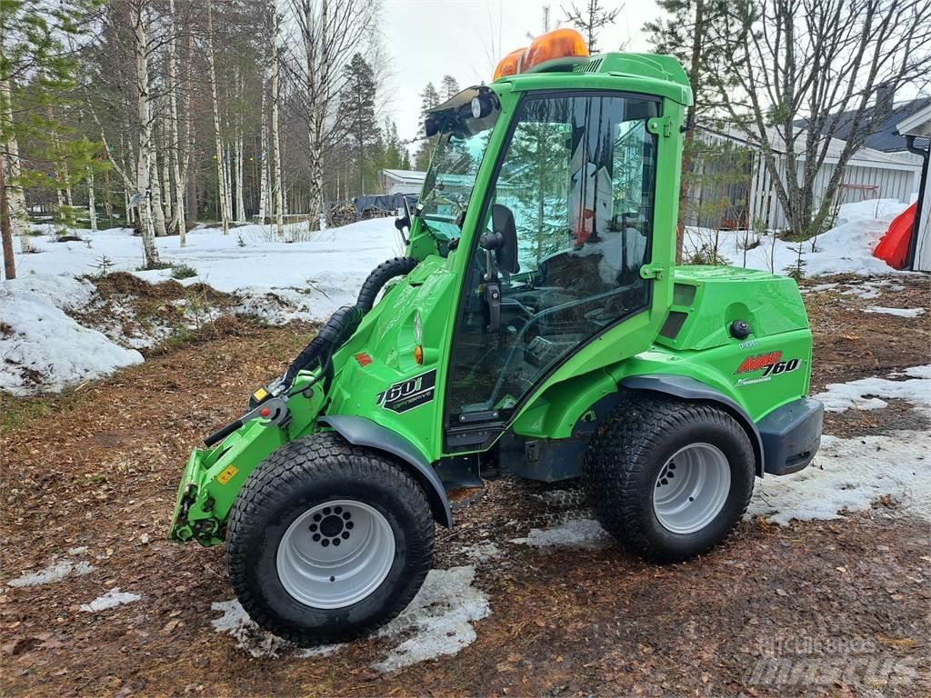 Avant 760i Šmykom riadené nakladače