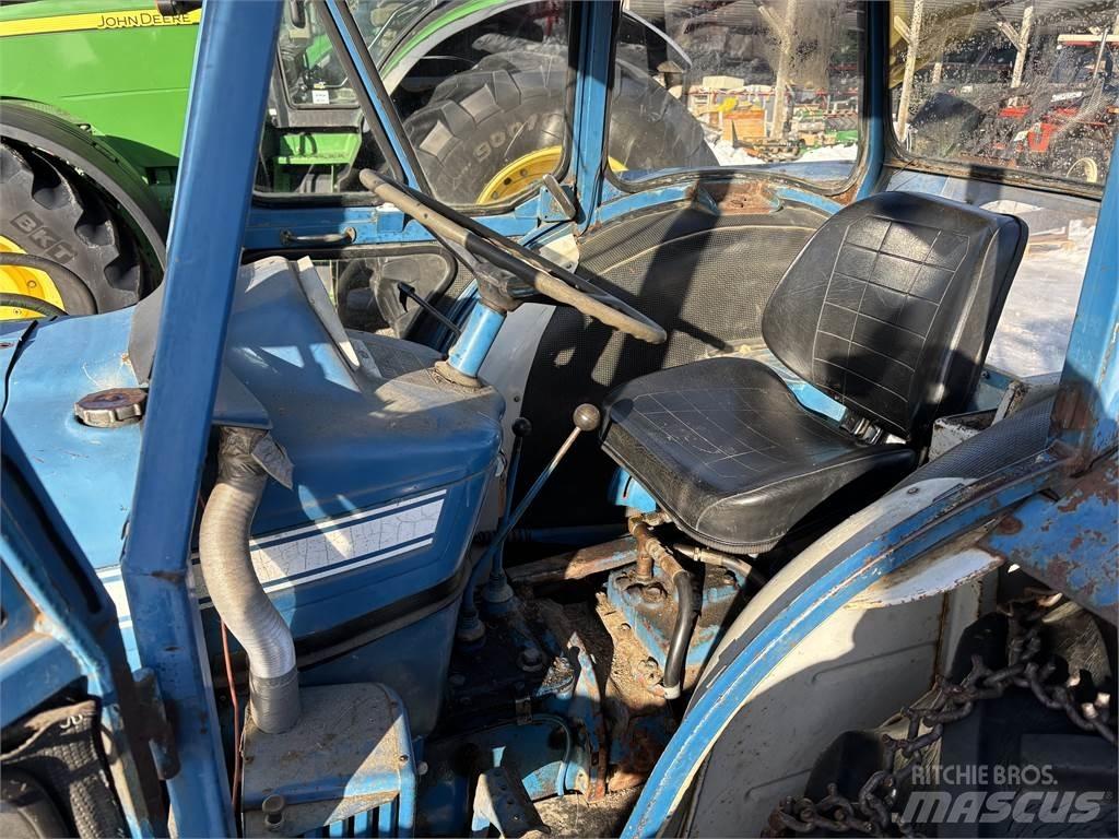 Ford 5000 med lastare Traktory