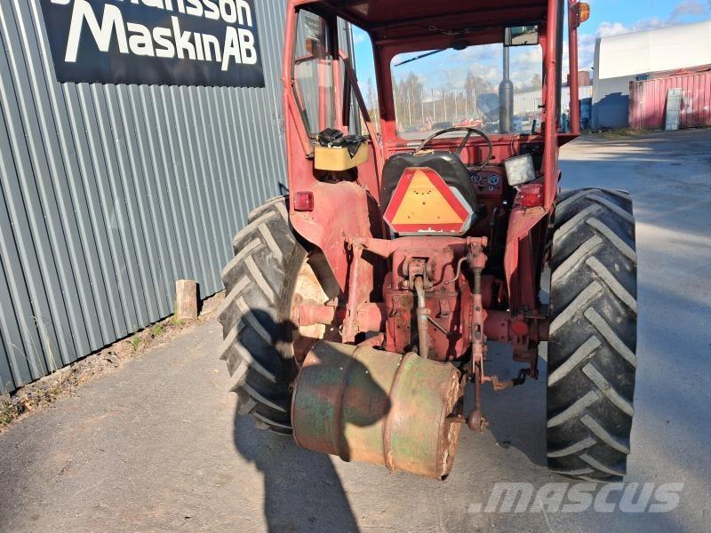 International 414 Traktory