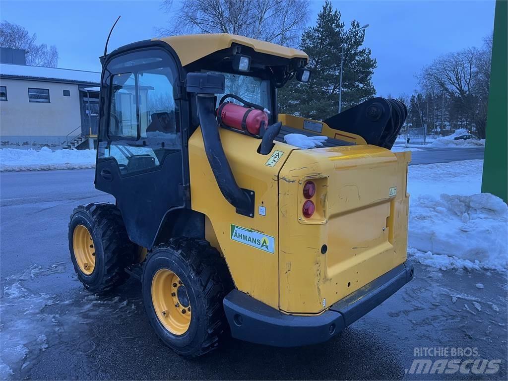 JCB 330 SKID STEER Terénne vozidlá