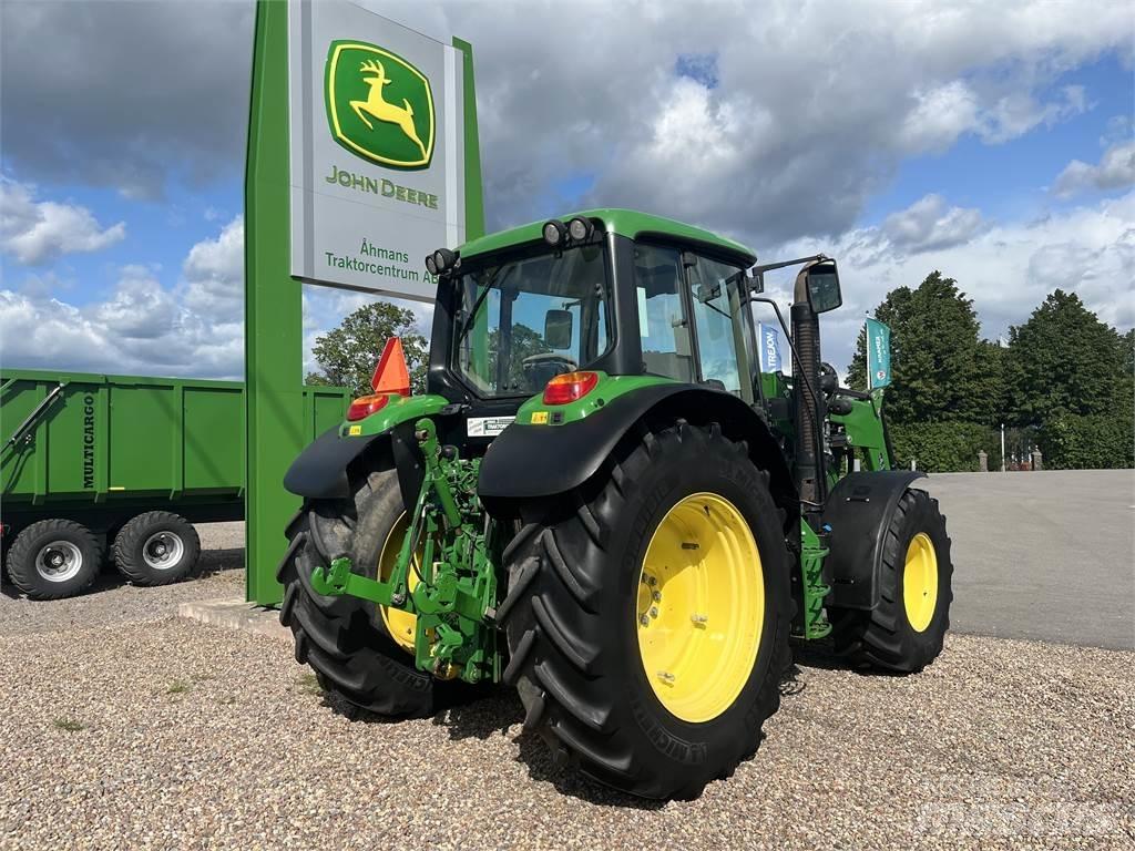 John Deere 6125M Traktory
