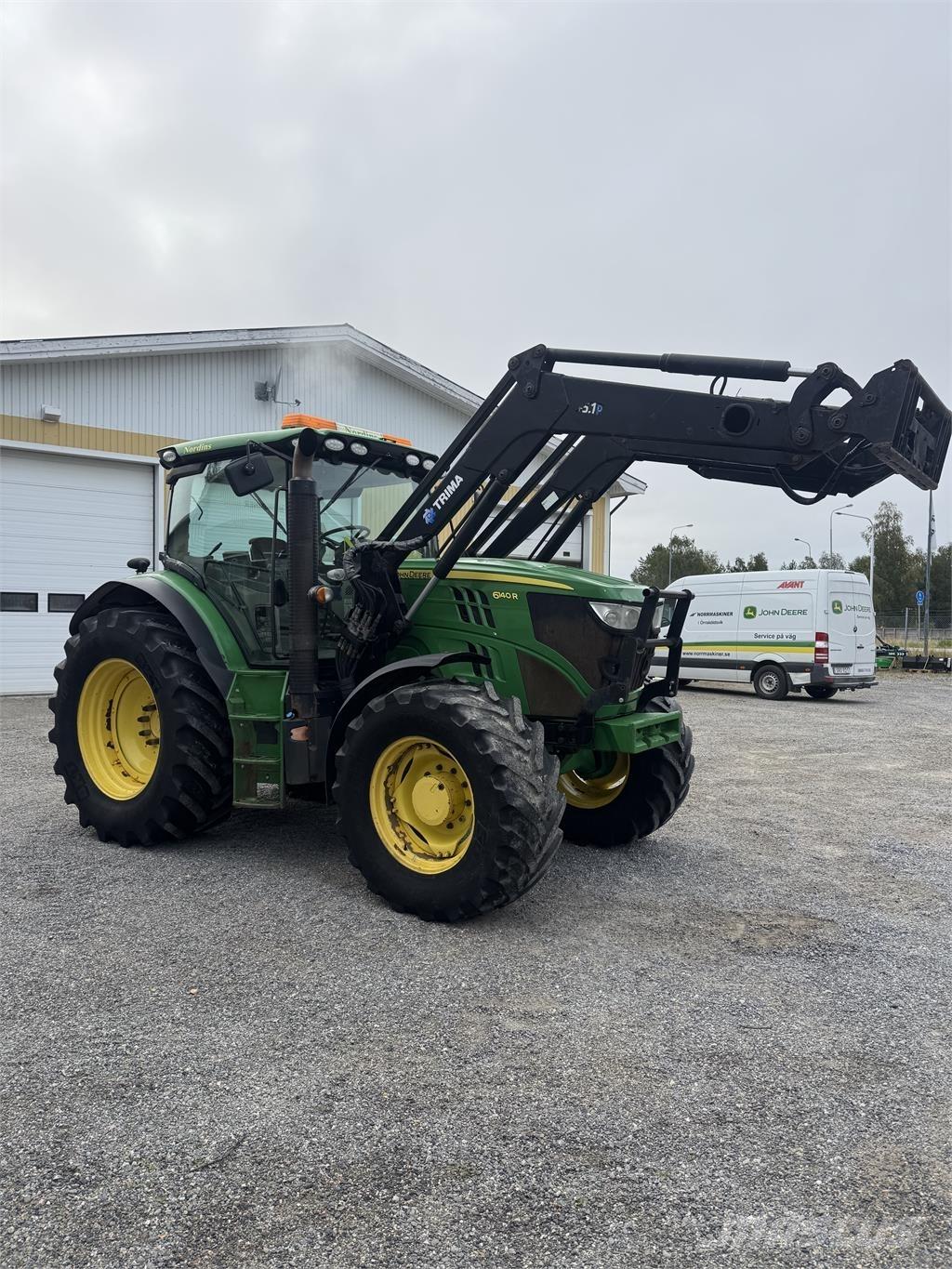 John Deere 6140R Traktory