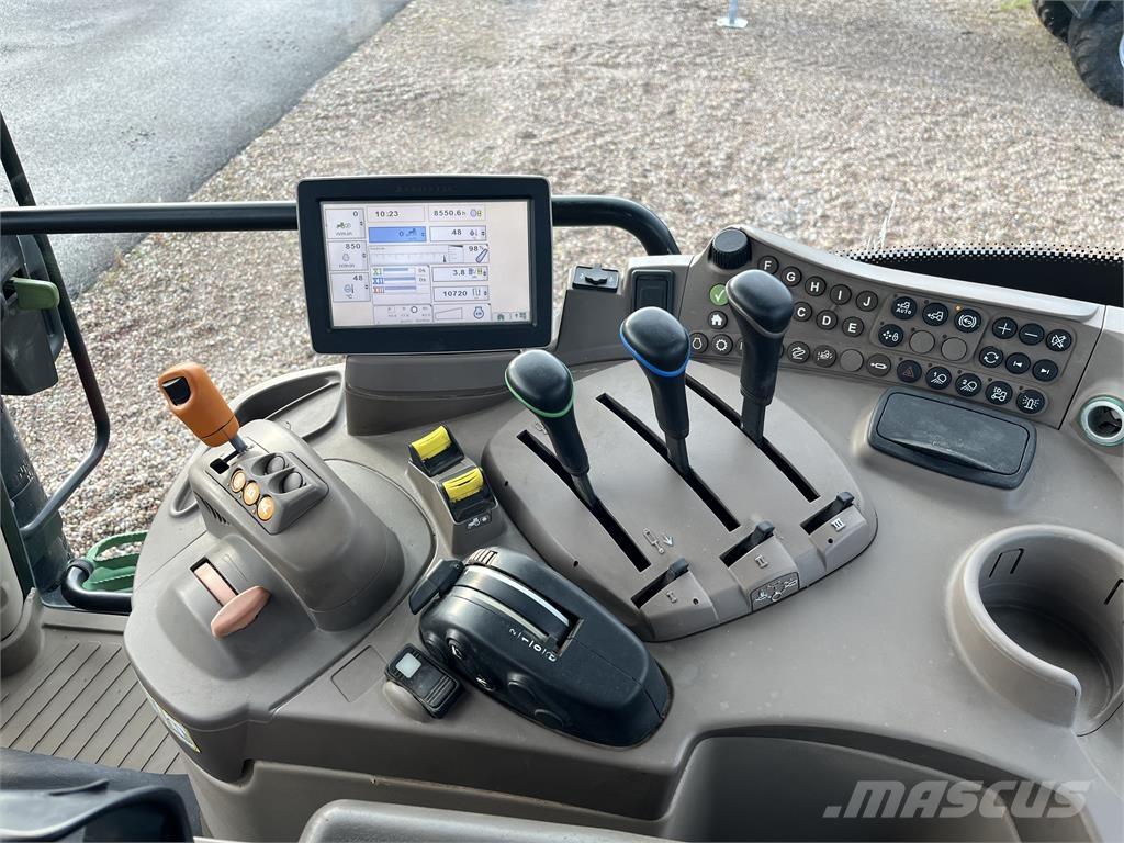 John Deere 6140R Traktory