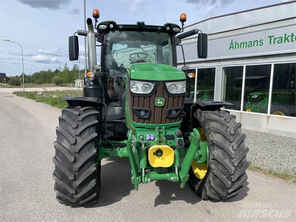 John Deere 6155R Traktory