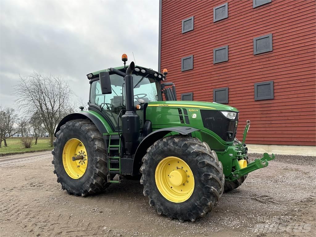 John Deere 6250R Traktory