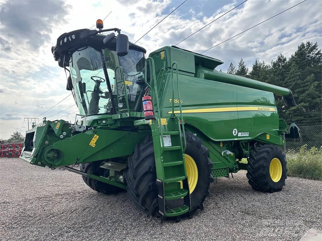 John Deere T550 Kombinované zberacie stroje